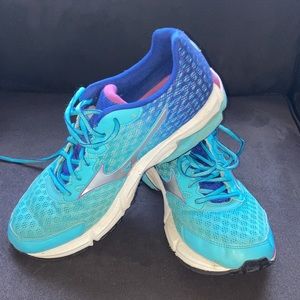 Women’s Mizuno Wave Rider 18 size 10
